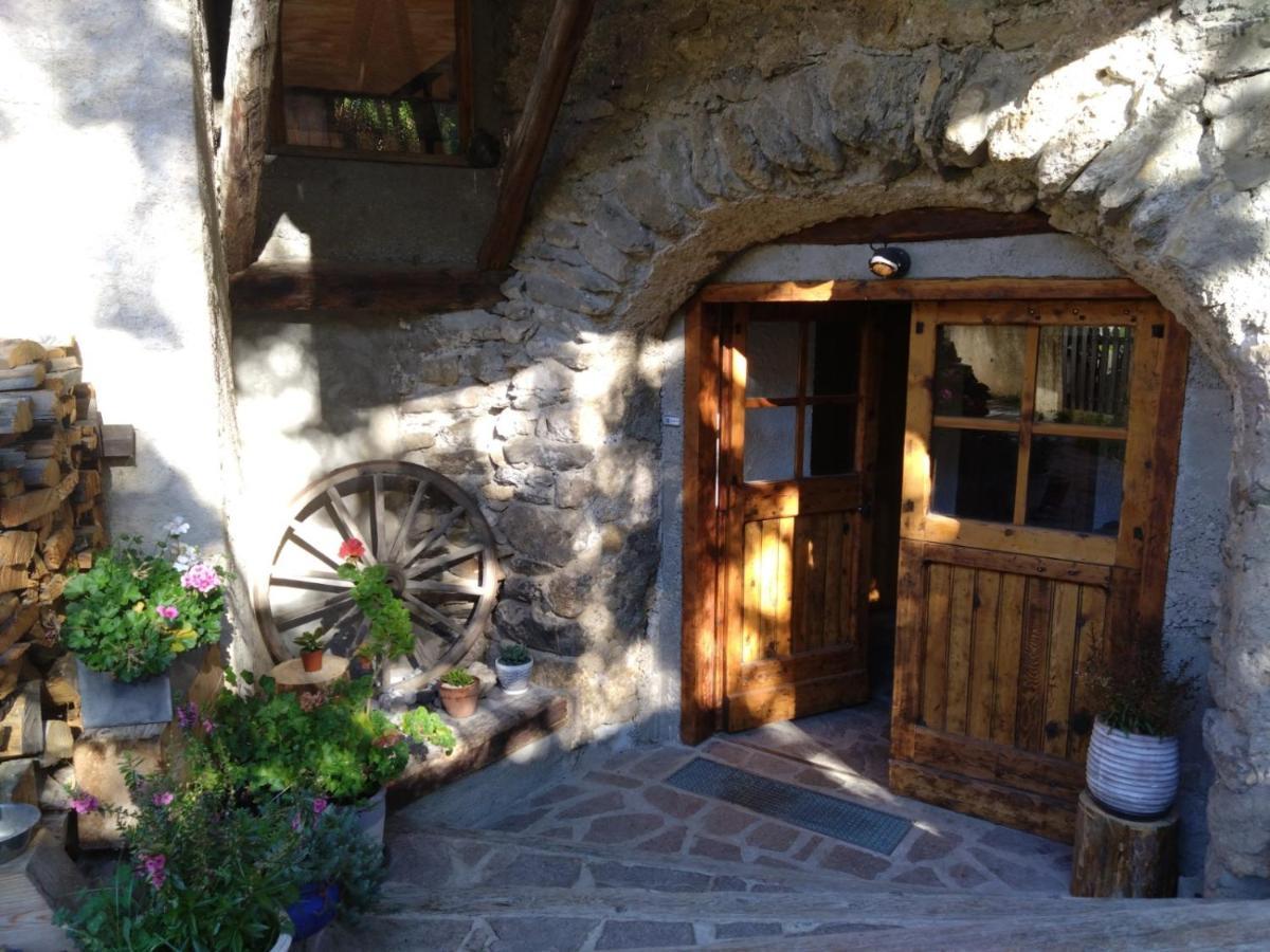 モンジェネヴル La Maita Bed & Breakfast エクステリア 写真